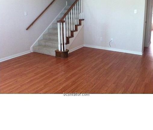 2nd image of 918 Windmeadows Dr