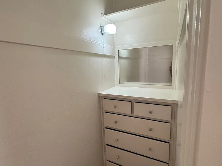 1806 Walnut St #8 — Photo 5