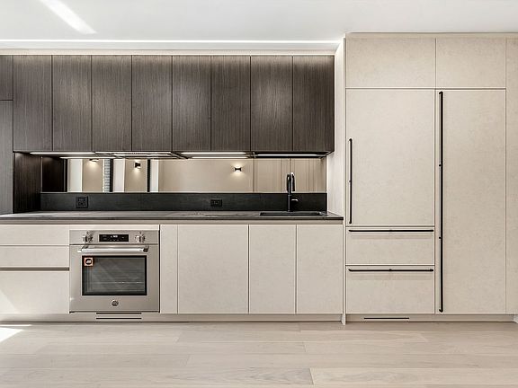 2nd image of 17 Dodworth St #2A