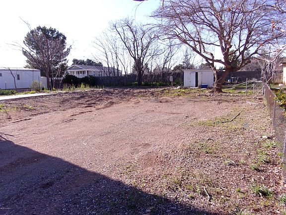 2nd image of 415 E Cottonwood Dr