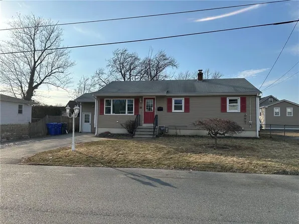 55 Swan St, East Providence, RI 02914