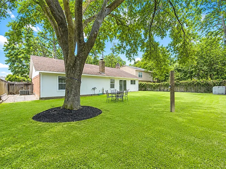 2114 River Village Dr — Photo 37