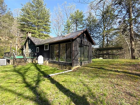 3rd image of 219 Noel Rd