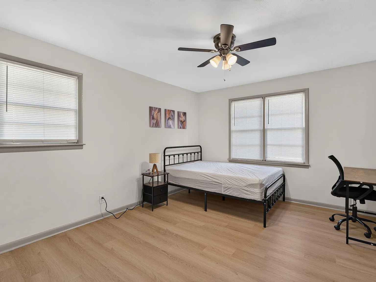 4 bed, 2.5 bath, 1672 sqft, $724 — Photo 1
