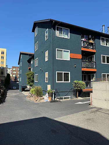 Carlynn Apartments Photo 1