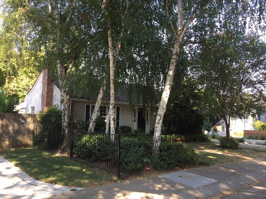 2nd image of 247 39th St