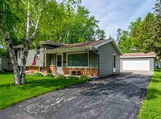 2319 N Main St, Oshkosh, WI 54901