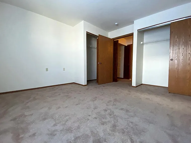 9741 Grand Ave S — Photo 23
