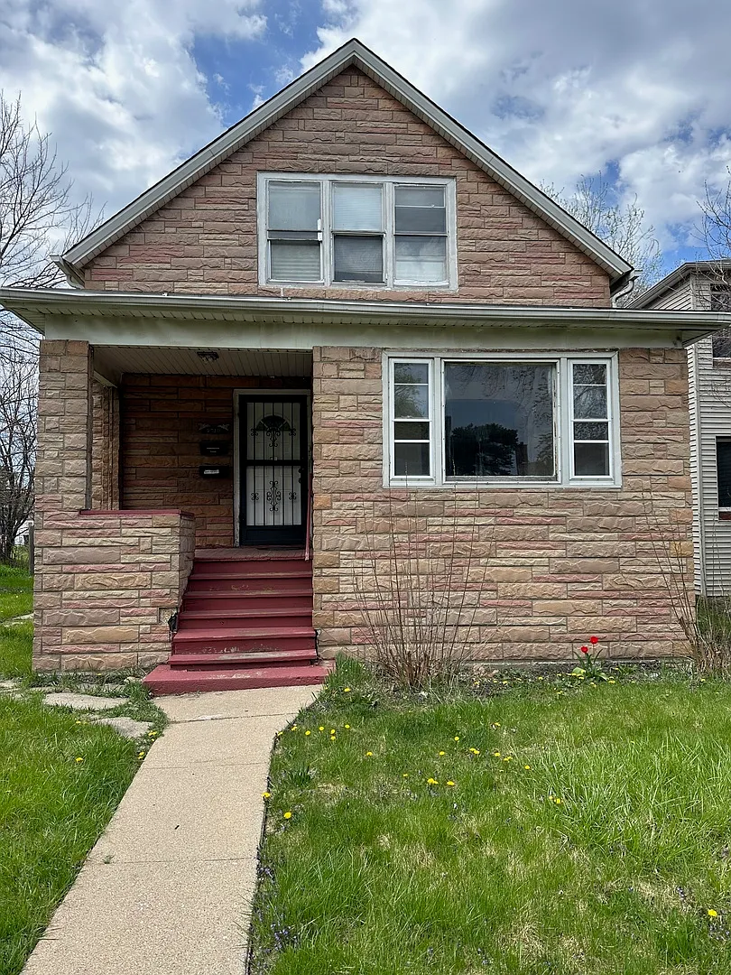 2 bed, $1,100 — Photo 1