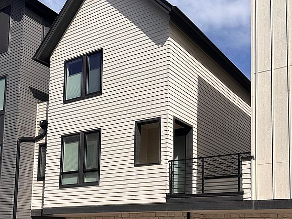 2nd image of 5599 S Curtice St #D