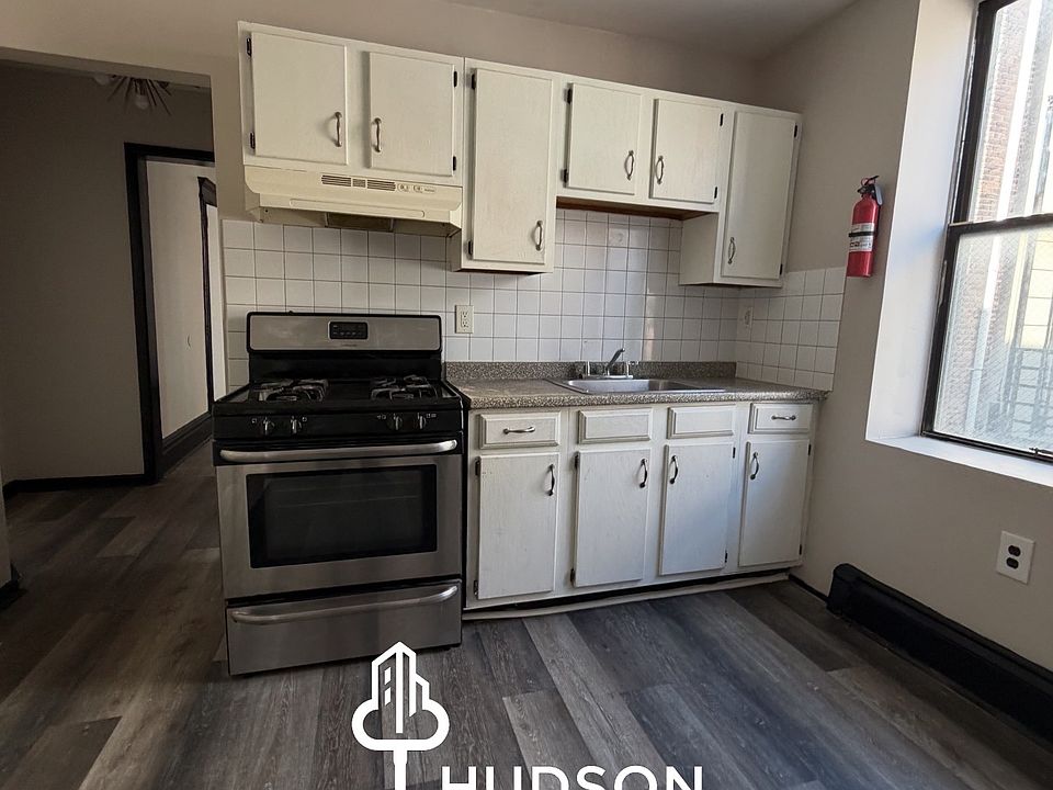 1st image of 110 Warner Ave APT 4