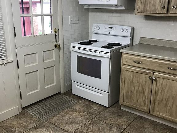 5th image of 1694 Tanglewood Dr