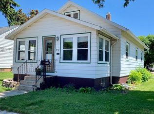 818 10th St, Worthington, MN 56187
