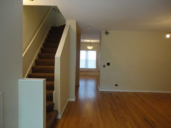 4th image of 4530 S Woodlawn Ave Unit 205
