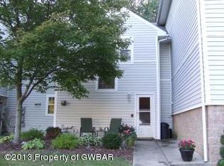 17 Allenberry Dr, Hanover Township, PA 18706