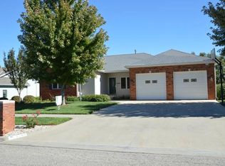 2508 Meadowood Dr, Manhattan, KS 66502