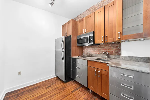 Rented by Compass | media 8