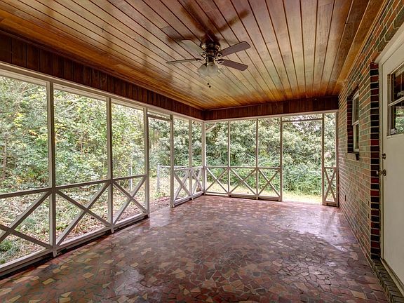 4th image of 853 Brad Dr