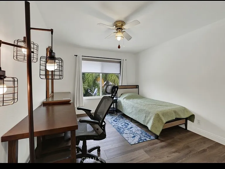 24452 Peacock St — Photo 9
