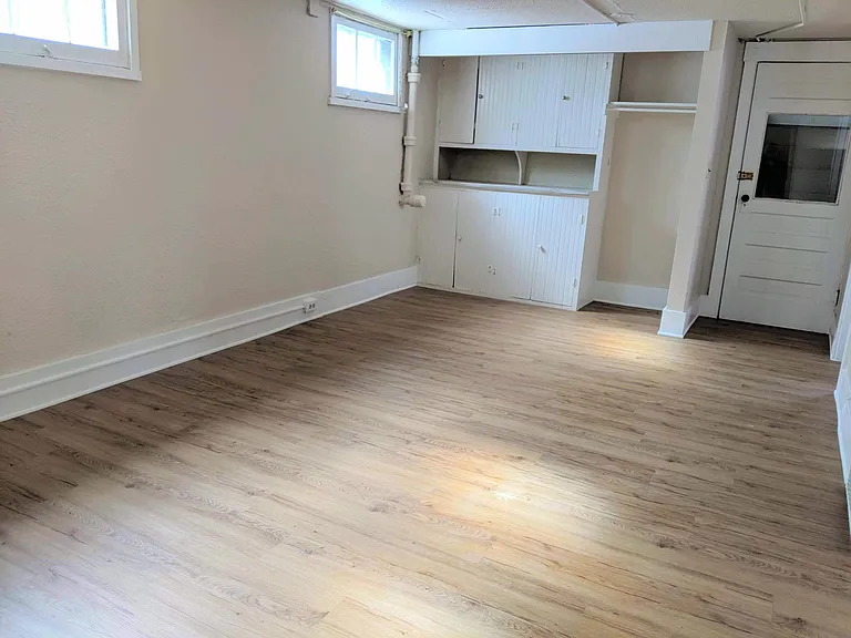 1831 6th Ave #BASEMENT — Photo 2
