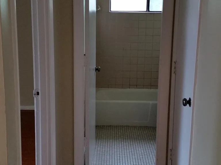 50 Shrewsbury Green Dr #G — Photo 7