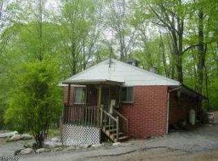 125 Longwood Lake Rd #B, Oak Ridge, NJ 07438