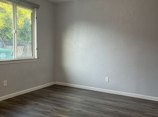 13177 E Young Ave #C, Parlier, CA 93648