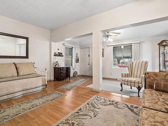 3rd image of 3725 N Nordica Ave
