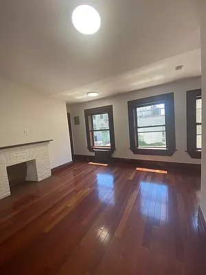 Rented by Sassouni Management | media 15