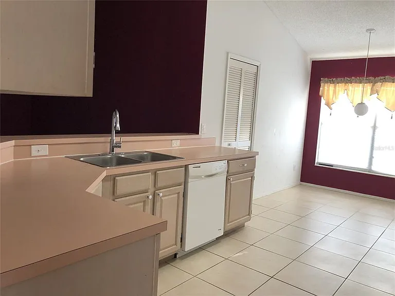 2673 Chatham Cir — Photo 13