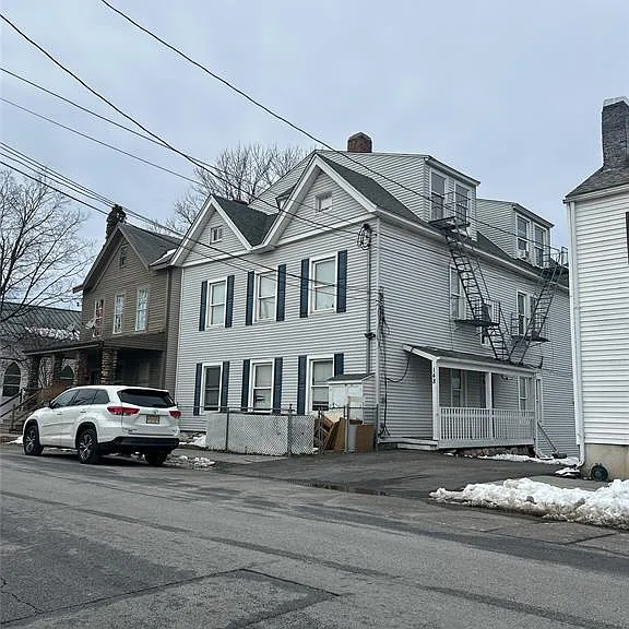 148 Clinton St #4 — Photo 1