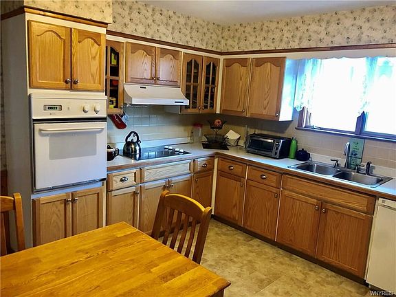 3rd image of 2632 Parkview Dr
