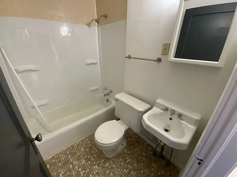 1400 Bass Ave — Photo 14