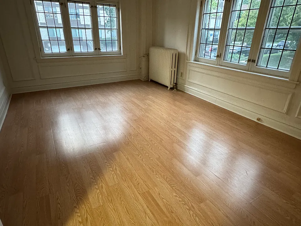 2218 N Summit Ave #101