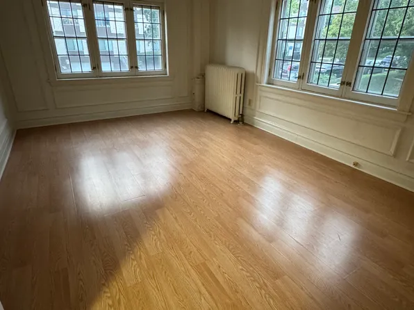 2218 N Summit Ave APT 101, Milwaukee, WI 53202