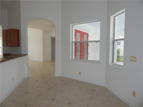 5th image of 335 22nd Ave