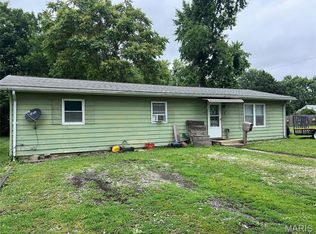 319 W Palmer St, Litchfield, IL 62056