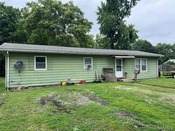319 W Palmer St, Litchfield, IL 62056