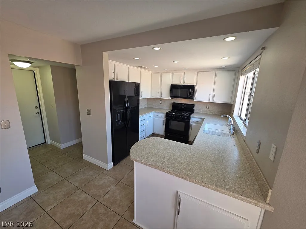 3 bed, 2.5 bath, 1873 sqft, $2,020 — Photo 4