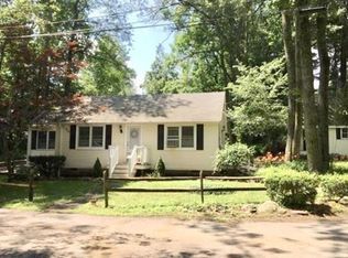 6 Ridge Rd, Holland, MA 01521