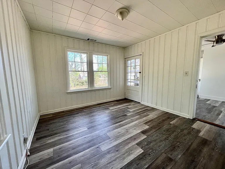 2998 Memorial Dr SE — Photo 8