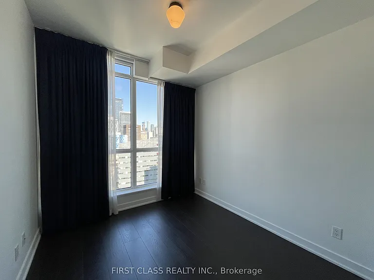 199 Richmond St W #2706 — Photo 9