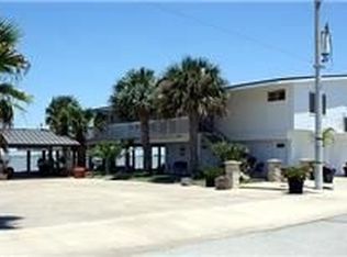 1342 Outrigger St, Tiki Island, TX 77554