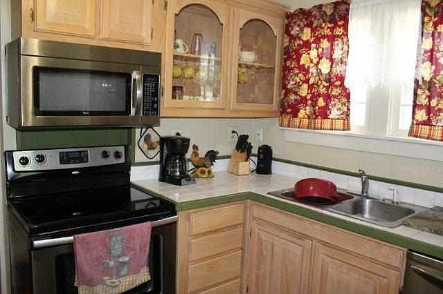 2nd image of 511 Main St S