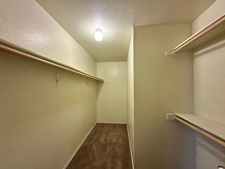 2403 Lavender Ln — Photo 29