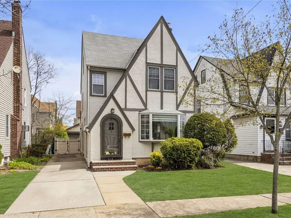 310 Marcellus Road, Mineola, NY 11501