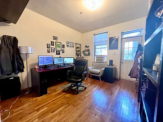 Rented by Compass | media 7