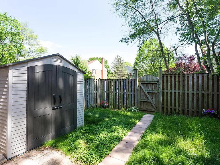 9884 High Water Ct — Photo 19
