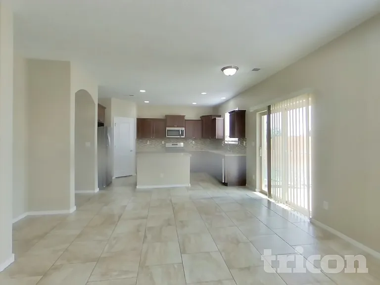 1612 Valle Vista Rd NW — Photo 4