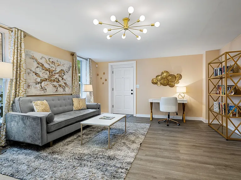 55 Ashley Ave #6 — Photo 5